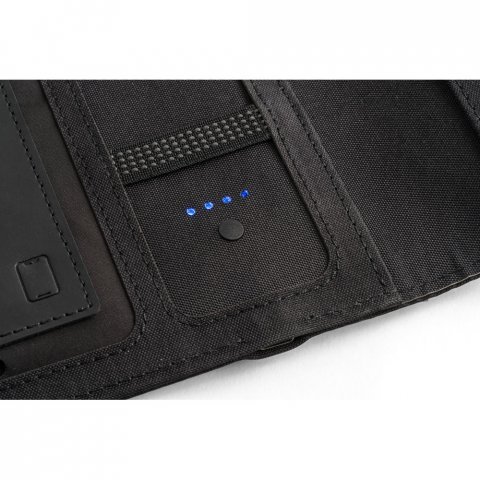 EMERGE A5 FOLDER II. A5 map in gerecycled polyester (100% rPET) 300D met draadloze oplader