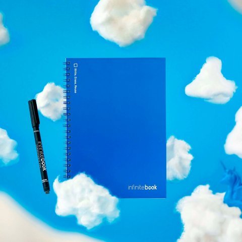 INFINITEBOOK PLAIN A5. "Infinitebook" cu copertă flexibilă și 15 pagini simple de tip tablă albă - Albastru Royal