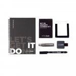 STARTER KIT INFINITEBOOK. Kit &bdquo;Infinitebook&rdquo; cu copertă tare, 1 kit de curățare, 1 marker și 1 suport pentru pix - Negru