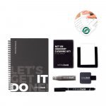 STARTER KIT INFINITEBOOK. Kit &bdquo;Infinitebook&rdquo; cu copertă tare, 1 kit de curățare, 1 marker și 1 suport pentru pix