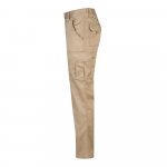 VL LUGH. Cal&ccedil;as stretch multibolsos (240g/m&sup2;) em algod&atilde;o (46%), EME (38%) e poli&eacute;ster (16%) - Natural claro