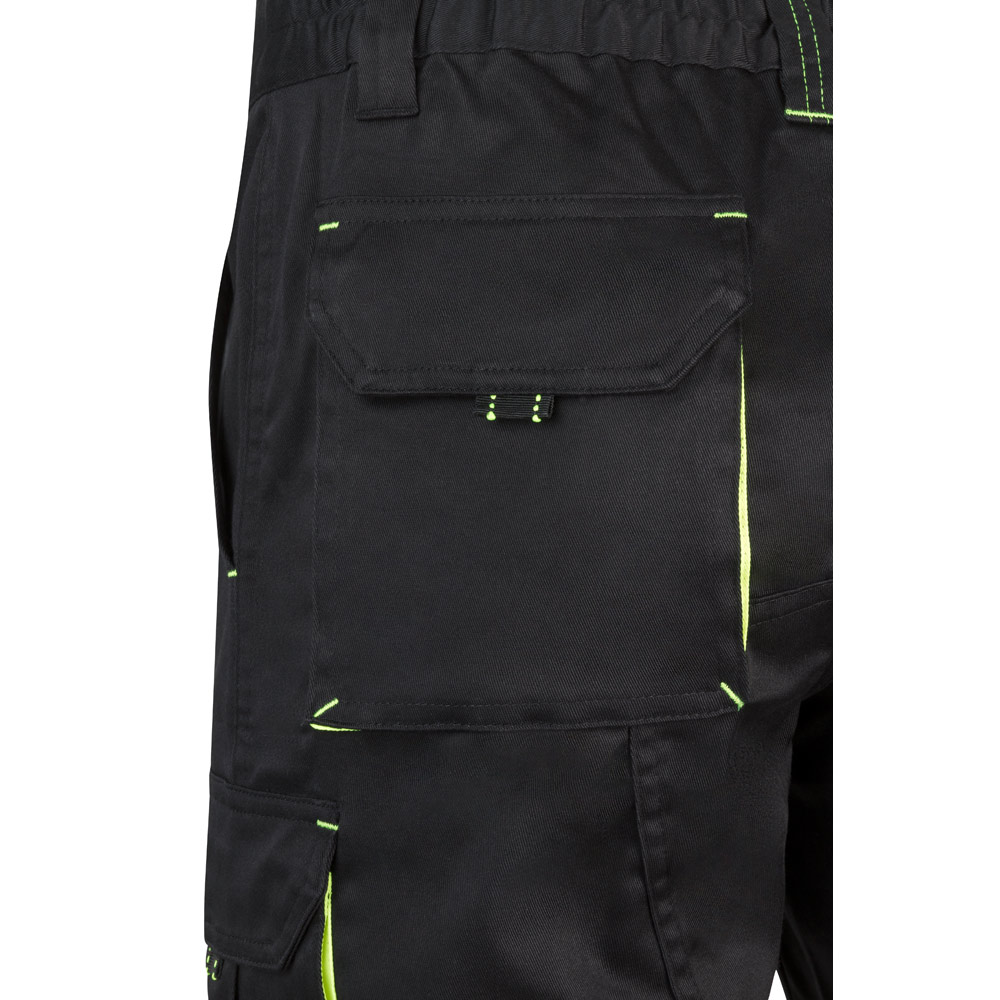 VL HEMERA. Bermuda bicolore elasticizzati con diverse tasche (240g/m²), in cotone (46%), EME (38%) e poliestere (16%)