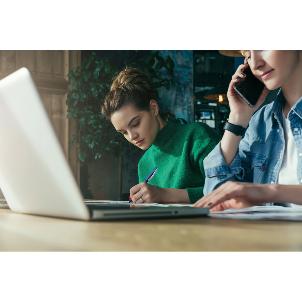 AROMA. Penna a sfera in ABS con meccanismo a rotazione