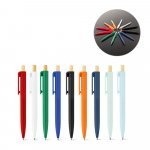 ZARA. Рециклирана химикалка от ABS (100% rABS) с бамбуков бутонът