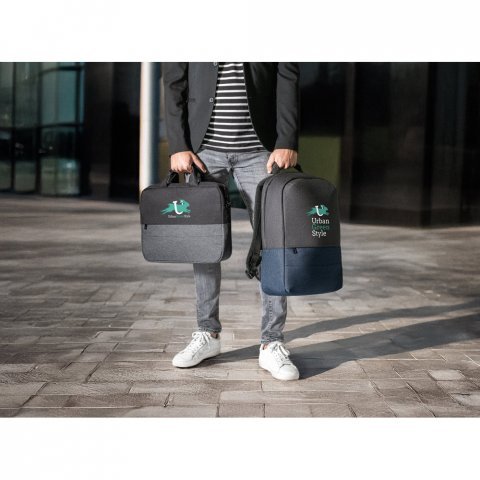 GENOA. Padded laptop bag in 600D high-density recycled polyester 15"