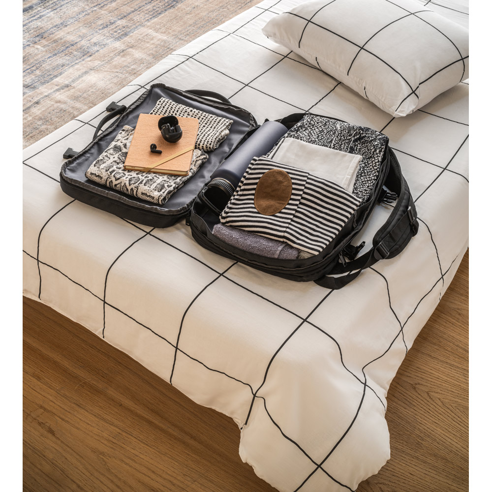 DALLAS. Zaino da viaggio in poliestere 600D riciclato ad alta densità per laptop da 17.3 pollici