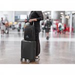 UDINE. Pаница с едно отделение с пълно отваряне, изработена от рециклиран полиестер 300D с висока плътност, 16 инча