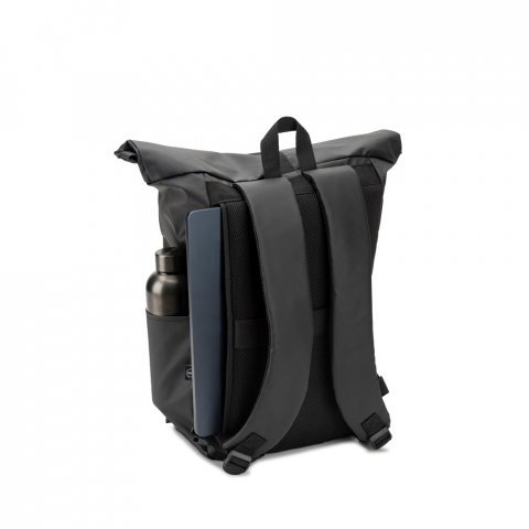 OSASCO BPACK. Plecak typu roll top z zamkiem błyskawicznym, kt&oacute;ry umożliwia zwinięcie g&oacute;rnej części w celu dopasowania do objętości plecaka, wykonany z poliestru 600D z recyklingu - Szafirowy