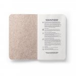TEAPAD SOFT. Bloc-notes A6 avec couverture souple fabriqu&eacute;e &agrave; partir de d&eacute;chets de feuilles de th&eacute; (65%) - Naturel