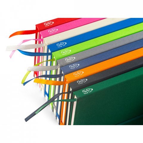 ANNE. Blocnotes A5 din poliester reciclat (100% rPET) cu pagini liniate