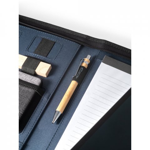 EMERGE FOLDER. A4 map in gerecycled polyester (100% rPET) 300D met rits - Blauw