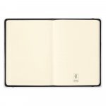 HOMERO. Sett best&aring;ende av en hardcover A5 notisblokk og en bambuskulepenn - Svart