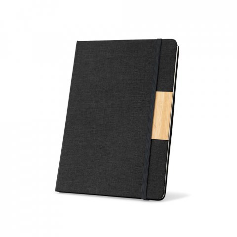 HOMERO. Sett best&aring;ende av en hardcover A5 notisblokk og en bambuskulepenn - Svart