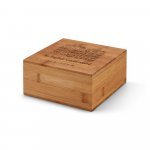 ARNICA. Кутия за чай изработена от бамбук. Разполага с 4 отделения и магнитна закопчалка - естествен