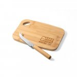 CAPPERO. Planche et couteaux &agrave; fromage - Naturel