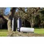 SINNER. Sticlă din oțel inoxidabil reciclat &icirc;n proporție de 90%, cu o capacitate mare de p&acirc;nă la 1200 ml