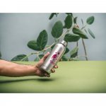 ODIN METTALIC. Butelka z 90% stali nierdzewnej pochodzącej z recyklingu 550 mL