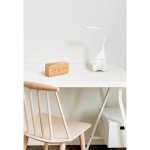 GRAHAME. B&aelig;rbar skrivebordslampe med h&oslash;jtalerog med 5 timers aktiv spilletid i genanvendt ABS (100 % rABS)