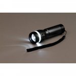 ZOOMIN. Lanternă din aluminiu cu funcție de zoom cu 3 moduri de lumină - Negru