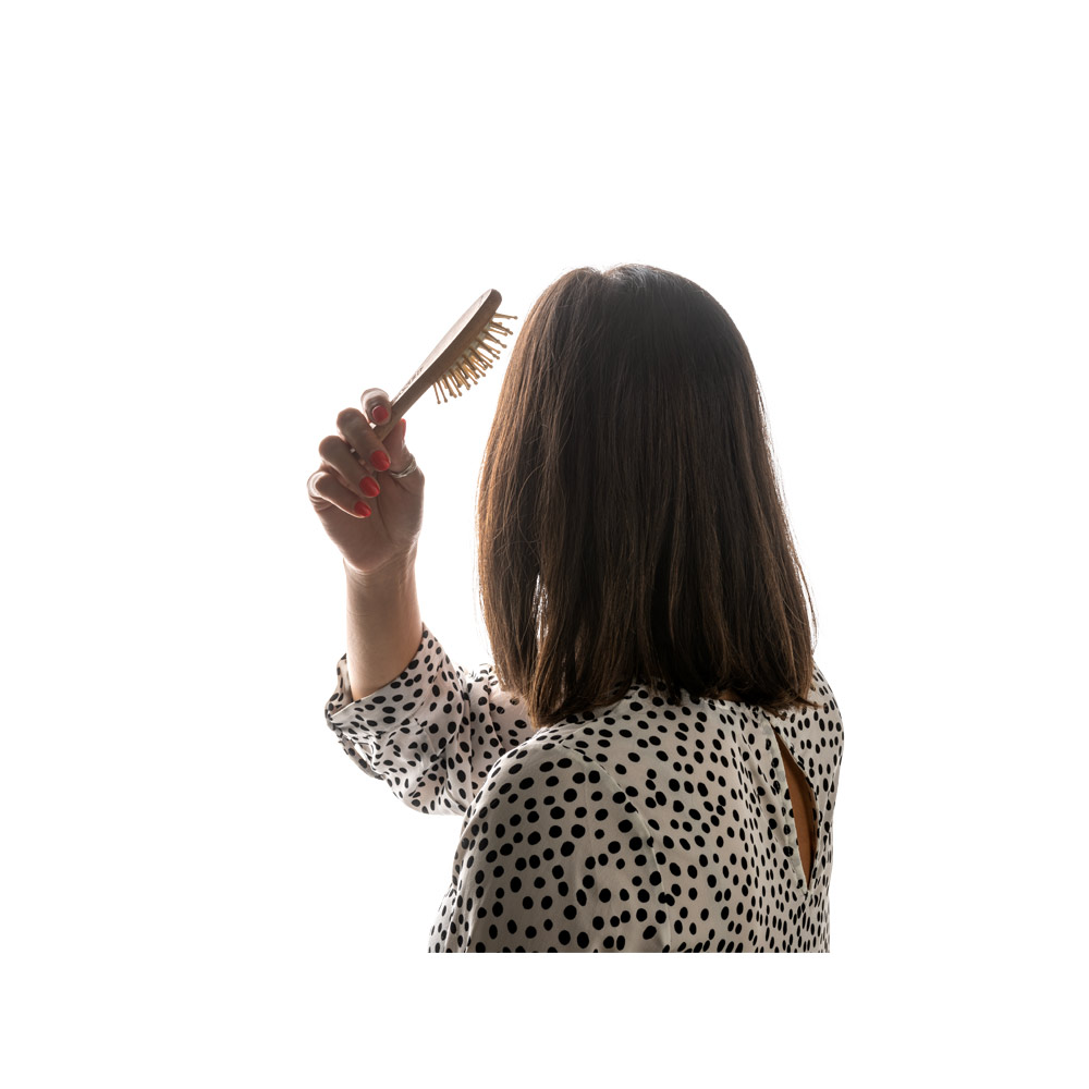 DERN. Spazzola per capelli in legno con denti in bambù