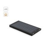 CLERK. 8,000 mAh kapacit&aacute;s&uacute; power bank napelemmel 
100%-ban &uacute;jrahasznos&iacute;tott alum&iacute;niumb&oacute;l