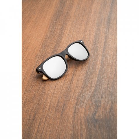 VARADERO. PP &kappa;&alpha;&iota; &gamma;&upsilon;&alpha;&lambda;&iota;ά &eta;&lambda;ί&omicron;&upsilon; &alpha;&pi;ό &mu;&pi;&alpha;&mu;&pi;&omicron;ύ