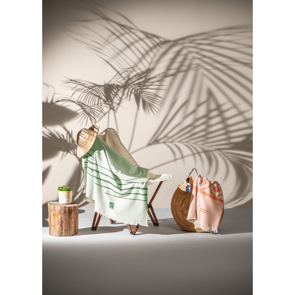 MALEK. Telo multifunzionale e da bagno (350g/m²) realizzato in cotone leggero e resistente (85%) e cotone riciclato (15%)