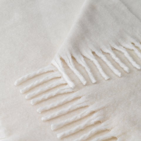 COMFY. Couverture en polyester recycl&eacute; (100% rPET) (300 g/m&sup2;), au toucher mohair - Beige 